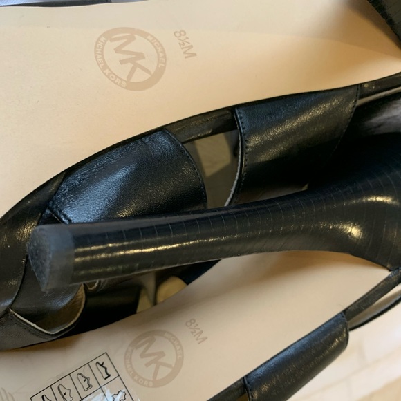 Michael Kors black heels - Picture 2 of 4